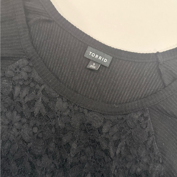 3/$20 Torrid Black Long Sleeve top with lace detail - Picture 3 of 6